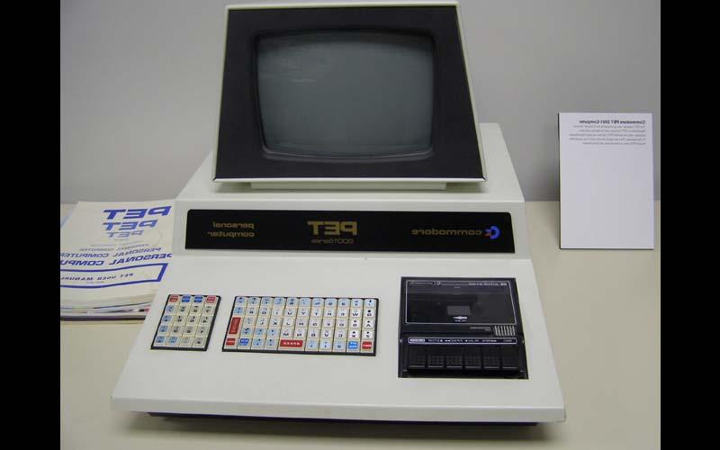 Commodore PET 2001系列(1977)|和记棋牌娱乐计算机科学系于1977年购买Commodore PET用于教师教育. (Courtesy of the Jean Jennings Bartik Computing Museum)