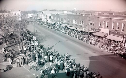 Crowds pack downtown Maryville prior to the start of the 1962 Homecoming Parade.