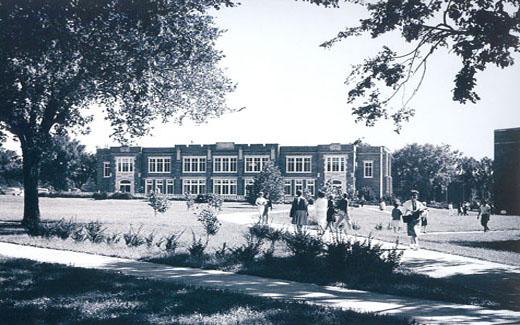 Students make their way to and from the Union and Colden Hall in the 1960s on Registration Day.