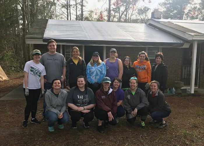 Students venture to east coast to help hurricane victims during Alternative Spring Break 